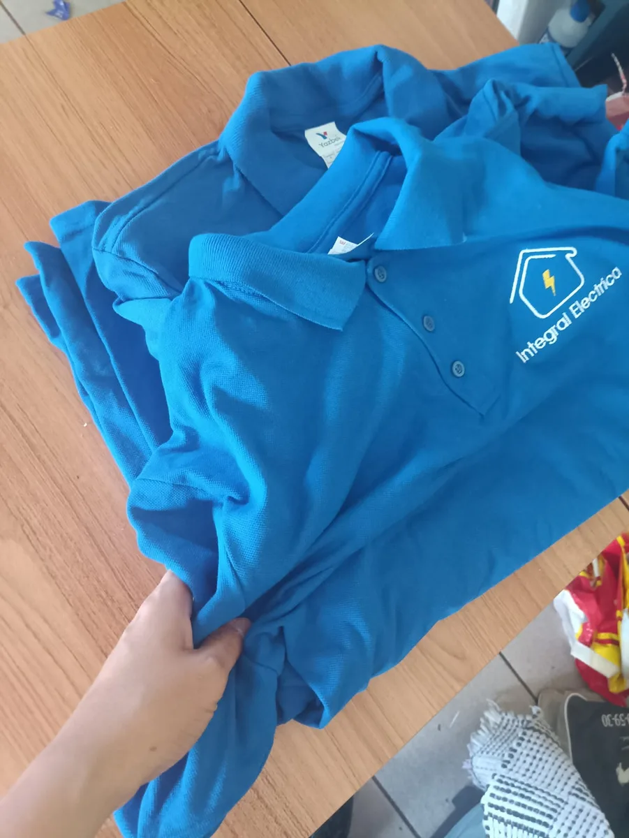 Playeras tipo polo bordadas
