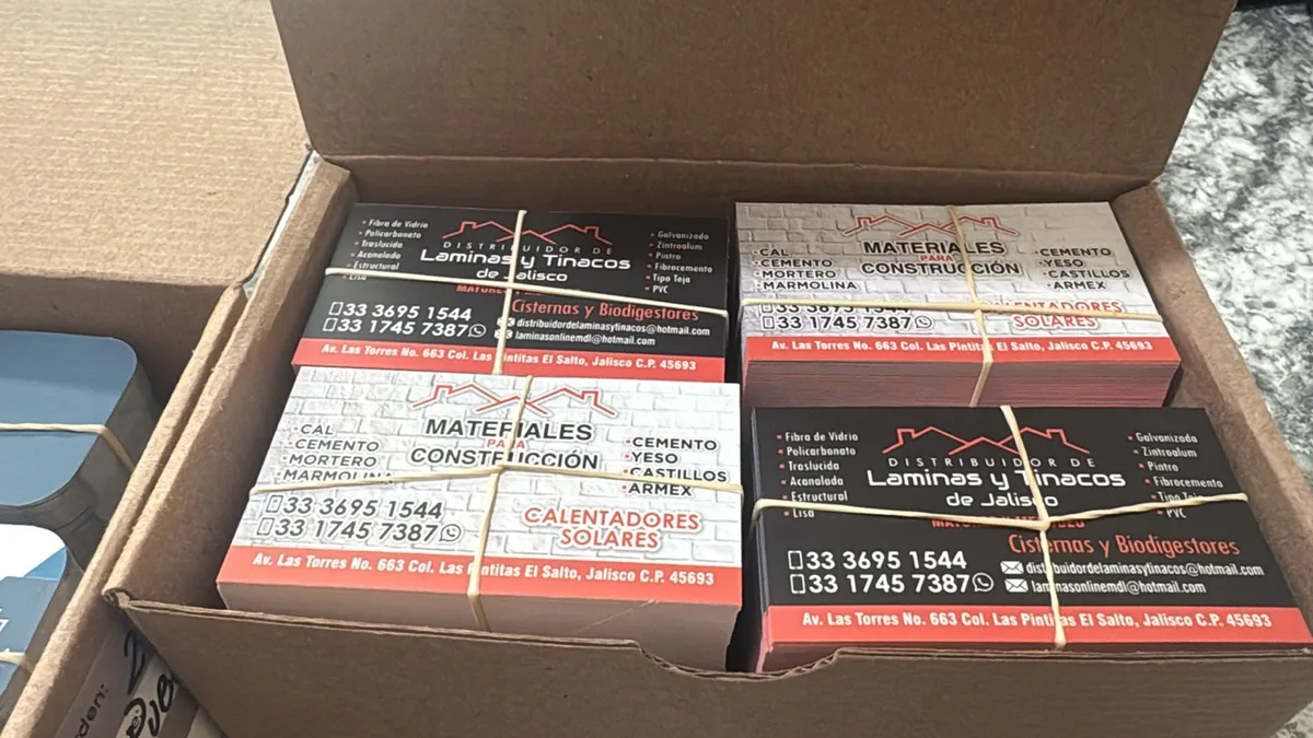Tarjetas de presentación con barniz UV